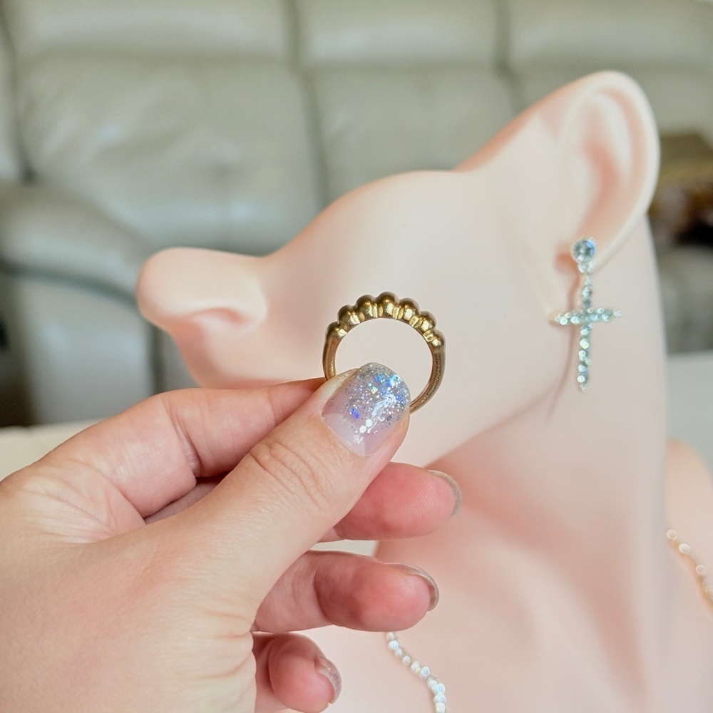 Gold Ribbed Ring - Picture 9 of 9